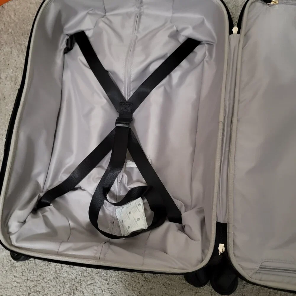 Tumi Carry on